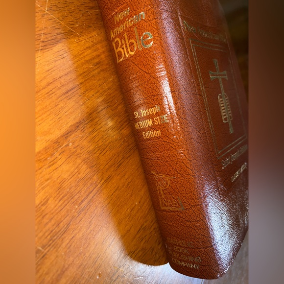 Bible cover with Bible included - Picture 5 of 6